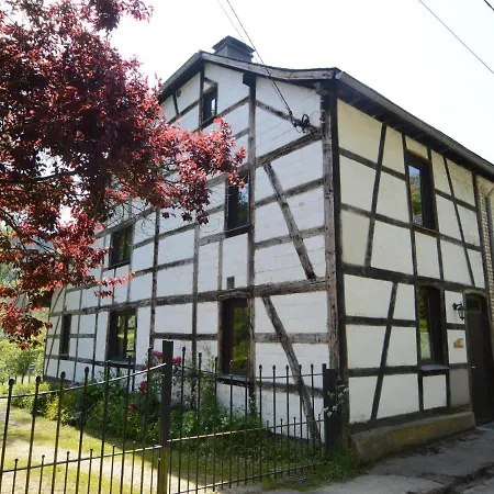 Well Kept Short Distance From The River And Forest *