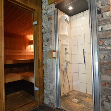 Well Kept Short Distance From The River And Forest Ferienhaus