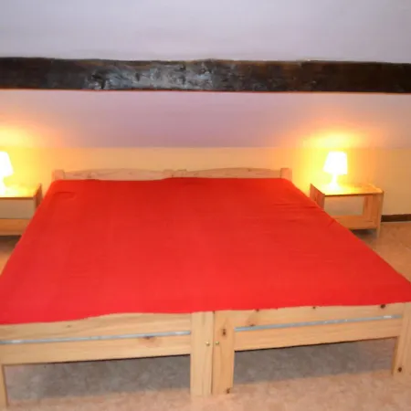Well Kept Short Distance From The River And Forest *